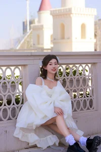 Elegant Visual Narratives: YiTuYu Art Language Vol.4951 Featuring Pei Tong Xue - image 9