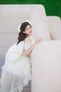 Elegant Visual Narratives: YiTuYu Art Language Vol.4951 Featuring Pei Tong Xue - image 4