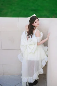 Elegant Visual Narratives: YiTuYu Art Language Vol.4951 Featuring Pei Tong Xue - image 10