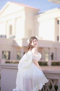 Elegant Visual Narratives: YiTuYu Art Language Vol.4951 Featuring Pei Tong Xue - image 2