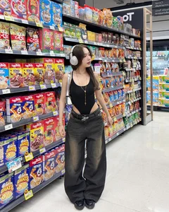 Stunning Influencer with 3.5 Million Fans Turns Grocery Shopping into a Fashion Statement with Bold Backless Look - image 0