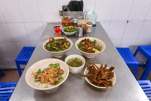 Discovering a 40-Year-Old Eel Specialty Restaurant in the Heart of Hanoi’s Old Quarter - image 3