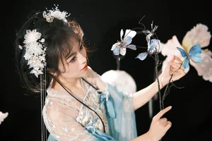 YiTuYu Art Language Vol.6340: Featuring the Mesmerizing Mu Mu in a Contemporary Photography Series - image 0
