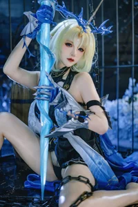 Enchanting Fantasy: The Ethereal Knight Fleurdris Brought to Life by Coser A Xun Kaori - image 3