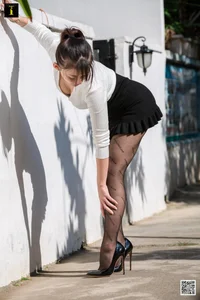 IESS Gallery: Qiu Qiu Showcases Trendy Internet Celebrity Socks in Exclusive Try-on Session - image 15