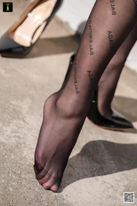 IESS Gallery: Qiu Qiu Showcases Trendy Internet Celebrity Socks in Exclusive Try-on Session - image 31