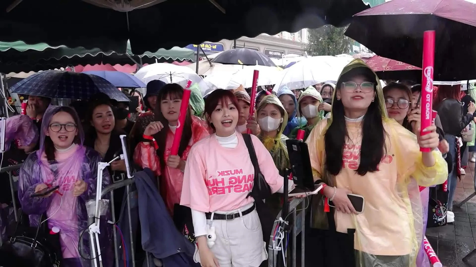 Ultimate Fan Experiences at the Road to 8Wonder Music Festival