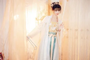 Exploring Elegance in YiTuYu Art Language Vol.6197 with Qi Luo Sheng De Xiao Su Su - image 0
