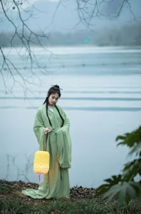 YiTuYu Art Language Vol.6342: A Visual Journey with Model Fang Ting Yu - image 7