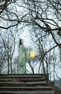 YiTuYu Art Language Vol.6342: A Visual Journey with Model Fang Ting Yu - image 5