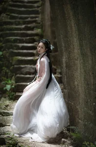 Captivating Visual Storytelling in YiTuYu Art Language Vol.5279 Starring Ting Er - image 3