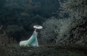 Ethereal Beauty of Wu Sui Sui in Art Language YiTuYu Vol.8876: A Spring Muse in Hanfu - image 22