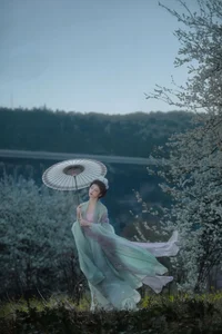 Ethereal Beauty of Wu Sui Sui in Art Language YiTuYu Vol.8876: A Spring Muse in Hanfu - image 17