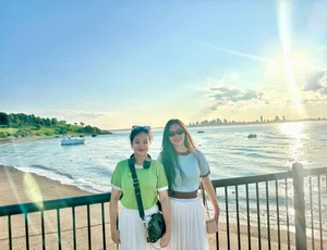 Supermodel Thuy Hanh and Her Daughters Shine During a Family Vacation Despite a Luggage Mishap - image 9