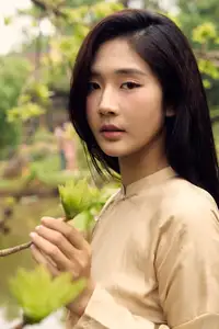 Timeless Vietnamese Beauty: A Poetic Glimpse into Tradition 597858240 - image 1