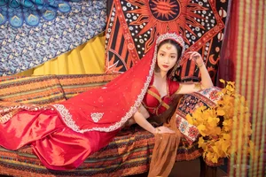 Stunning Art Photography: YiTuYu Vol.7073 with Model Ling Zi Xi - image 12