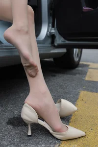 Tuan Tuan’s Captivating In-Car Photoshoot for IESS Collection - image 65