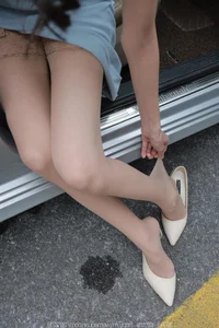 Tuan Tuan’s Captivating In-Car Photoshoot for IESS Collection - image 46