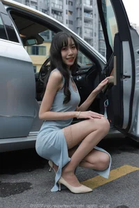 Tuan Tuan’s Captivating In-Car Photoshoot for IESS Collection - image 29