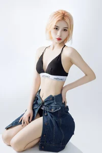 Timeless Grace and Artistic Depth in YiTuYu Art Language Vol.6388 with Fan Fan - image 10