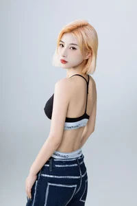 Timeless Grace and Artistic Depth in YiTuYu Art Language Vol.6388 with Fan Fan - image 8