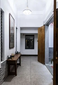 Luxury and Love: Discovering the 1,000m2 Estate Built for Aging in Style - image 7