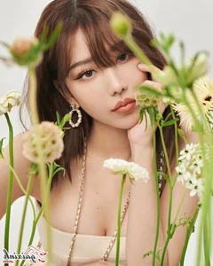 Stunning Collection of Singer Min's Most Fashionable Bikini Looks and Style Moments - image 8