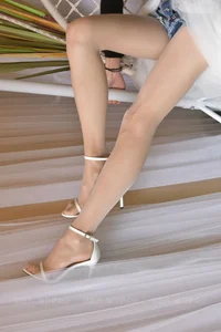 IESS Dansi 015 Xiao Liu White Rocking Chair Stockings Series - image 13
