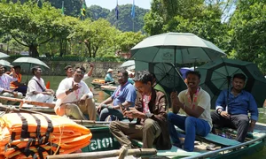 Over 800 Indian Tourists Visit Trang An - A New Wave of Tourism in Vietnam - image 8