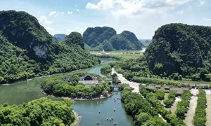 Over 800 Indian Tourists Visit Trang An - A New Wave of Tourism in Vietnam - image 7