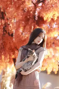 Liang Chen & Her Beloved Cat: Captivating Autumn Serenity | YiTuYu Vol.8696 - image 7