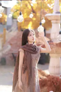 Liang Chen & Her Beloved Cat: Captivating Autumn Serenity | YiTuYu Vol.8696 - image 6
