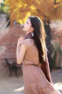 Liang Chen & Her Beloved Cat: Captivating Autumn Serenity | YiTuYu Vol.8696 - image 10