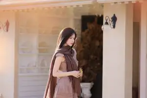 Liang Chen & Her Beloved Cat: Captivating Autumn Serenity | YiTuYu Vol.8696 - image 0