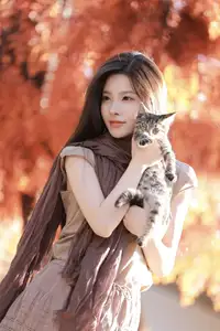 Liang Chen & Her Beloved Cat: Captivating Autumn Serenity | YiTuYu Vol.8696 - image 2