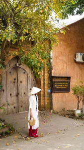 Timeless Grace: Capturing the Beauty of Ao Dai in Duong Lam Ancient Village - image 4