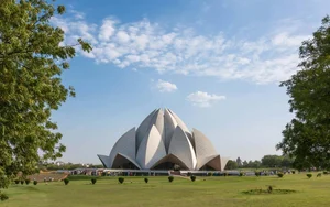 Exploring the Architectural Brilliance of the Baha'i Lotus Temple in India - image 9