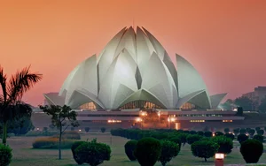 Exploring the Architectural Brilliance of the Baha'i Lotus Temple in India - image 3