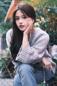 YiTuYu Art Language Vol.6318 Featuring Xiao Hang: A Study in Garden Elegance and Natural Portraiture - image 16