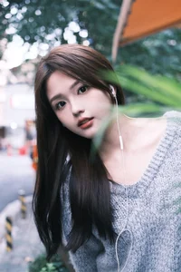 YiTuYu Art Language Vol.6318 Featuring Xiao Hang: A Study in Garden Elegance and Natural Portraiture - image 13