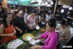 Exploring the Vibrant Food Scene at the Ho Chi Minh City River Festival - image 7