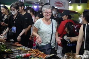 Exploring the Vibrant Food Scene at the Ho Chi Minh City River Festival - image 8