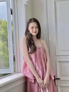The Captivating Beauty of Actor Anh Duc’s Partner: A Closer Look at Her Style - image 0