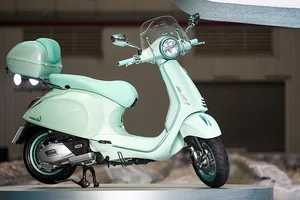 Exploring the 2025 Vespa: Why This Iconic Scooter Defines Modern Urban Luxury - image 1