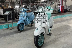 Exploring the 2025 Vespa: Why This Iconic Scooter Defines Modern Urban Luxury - image 4