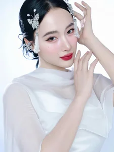 Angela Phương Trinh Transformation: From 'Muscular Beauty' to a Sophisticated and Feminine Style - image 8