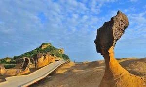 Exploring Kaohsiung: A Guide to Taiwan’s Largest Port City and Cultural Hub - image 1