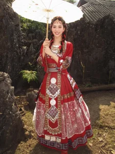 Miss Vietnam Tran Tieu Vy shines in traditional ethnic attire amidst the majestic mountains - image 0