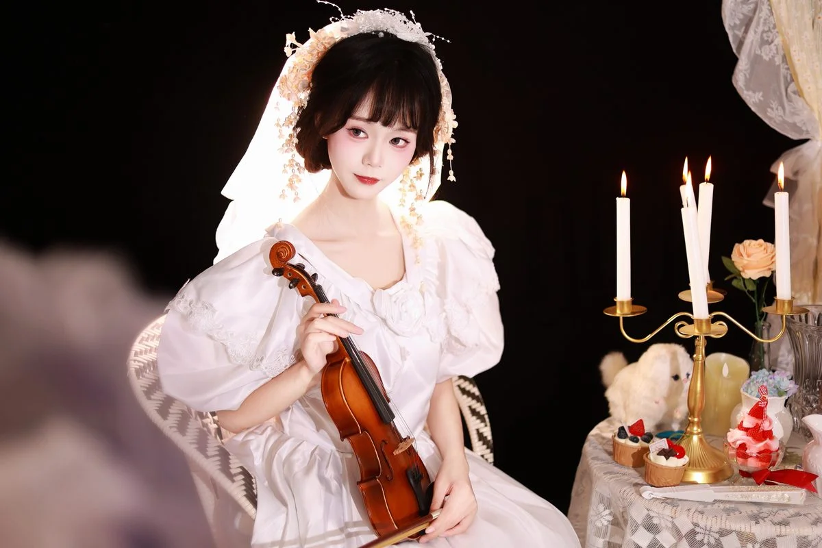 Guan Ning Shines in YiTuYu Art Language Vol.5850: A Fusion of Style and Sophistication
