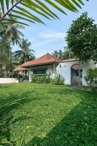 Poetic Tiled Roof House Design - A Blend of Tradition and Gentleness - image 0